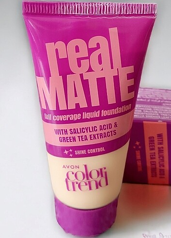 Avon Real Matte Likit Fondöten