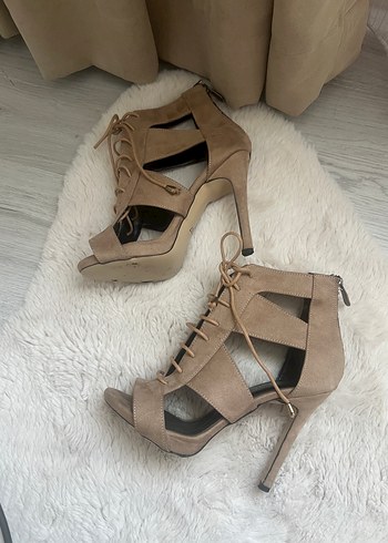 Zara Bej Süet Bağcıklı Stiletto Topuklu Kadın Ayakkabı