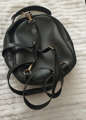 Zara Zara Siyah Deri Fermuarlı Kadın Sırt Çantası