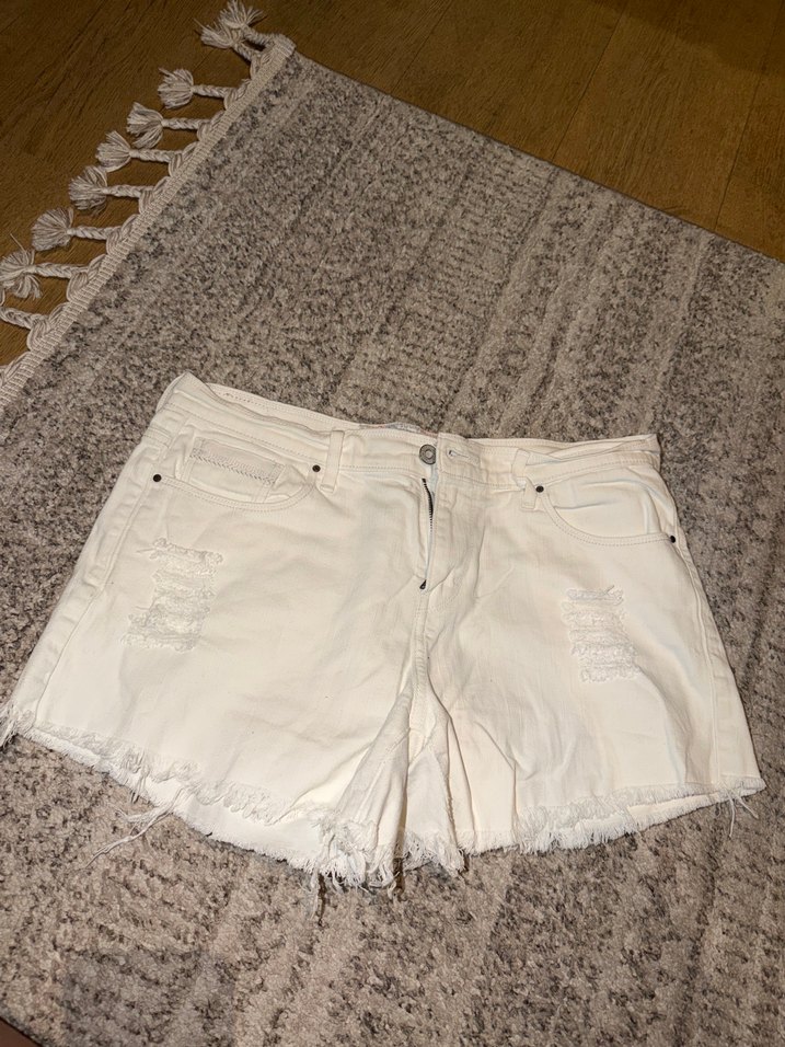 Levis Beyaz Denim Şort — görsel 4/5
