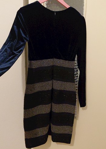 V Yaka Siyah Kadın Midi Elbise - Görsel 6