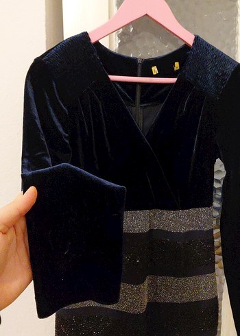 V Yaka Siyah Kadın Midi Elbise - Görsel 2