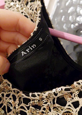 Altın Renkli Dantel İşlemeli Midi Elbise - Görsel 4