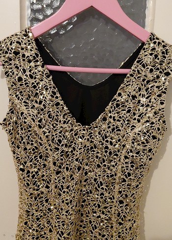 Altın Renkli Dantel İşlemeli Midi Elbise - Görsel 3