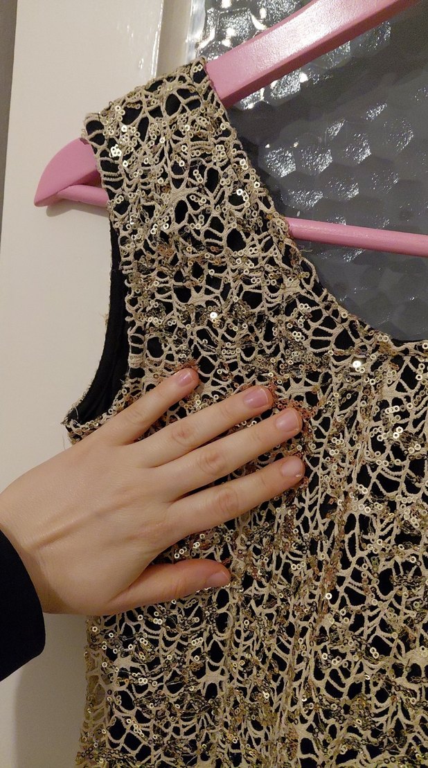 Altın Renkli Dantel İşlemeli Midi Elbise - Görsel 2