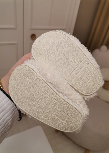 Kızlar için Beyaz Peluş Ev Terliği - Görsel 3