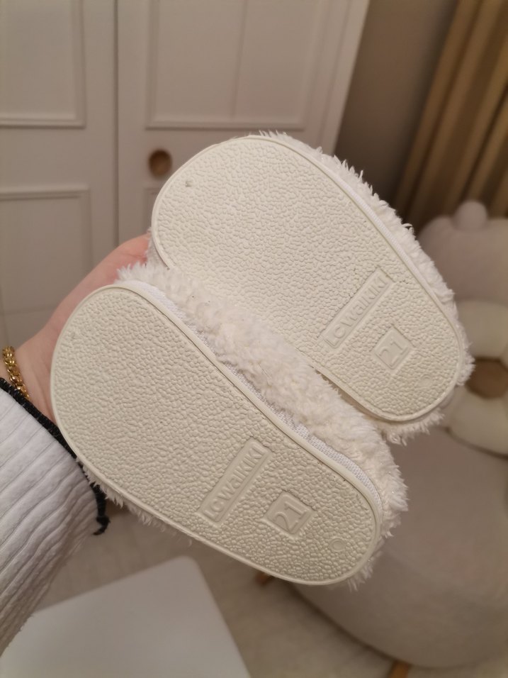 Kızlar için Beyaz Peluş Ev Terliği - Görsel 3