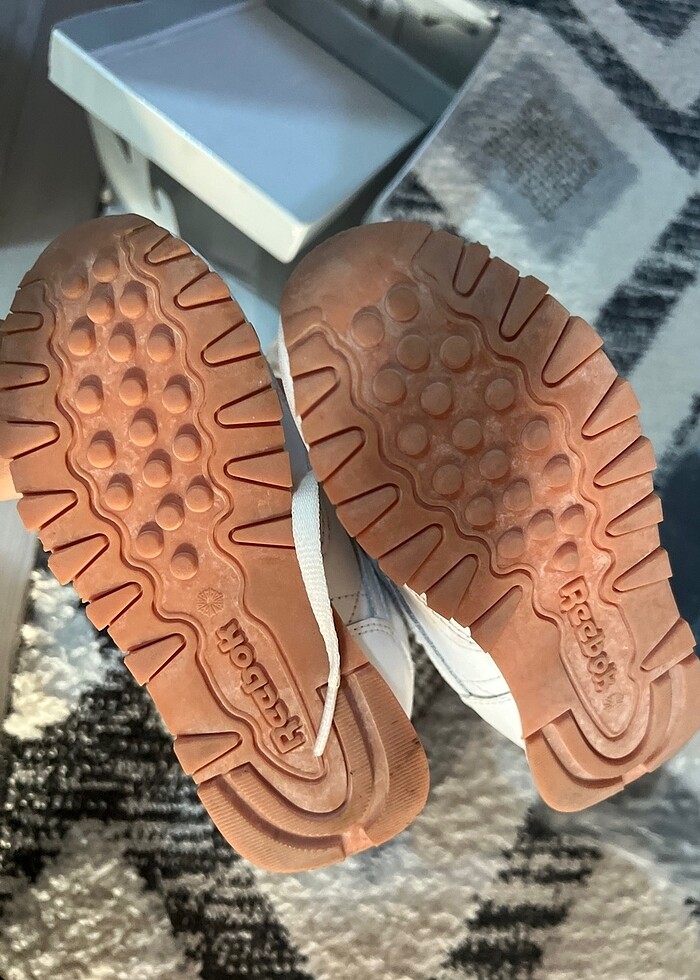 Reebok 28 numara - Görsel 2