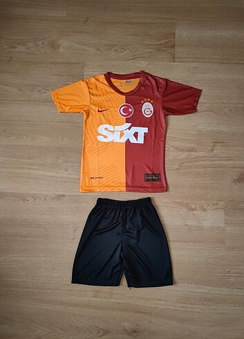Diğer Yeni sezon GS isimsiz çocuk forması
