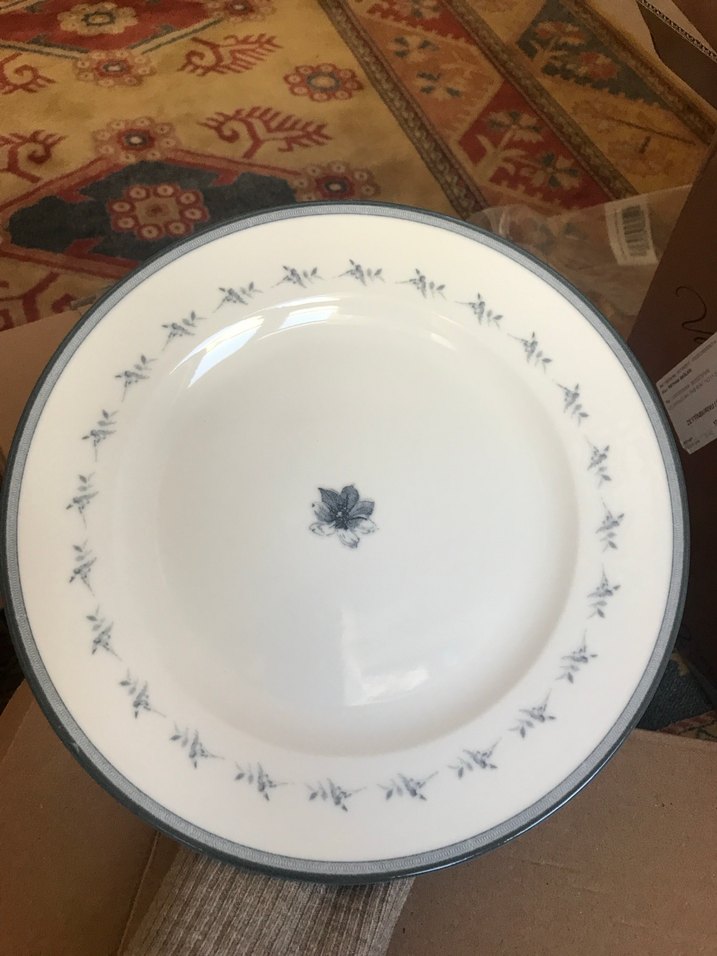 Mavi Çiçek Desenli Beyaz Tabak - Görsel 2