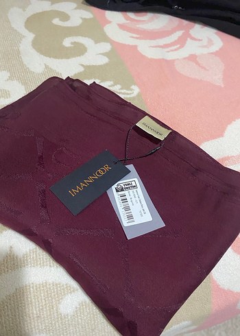 Bordo Saten Kadın Şal - Görsel 4