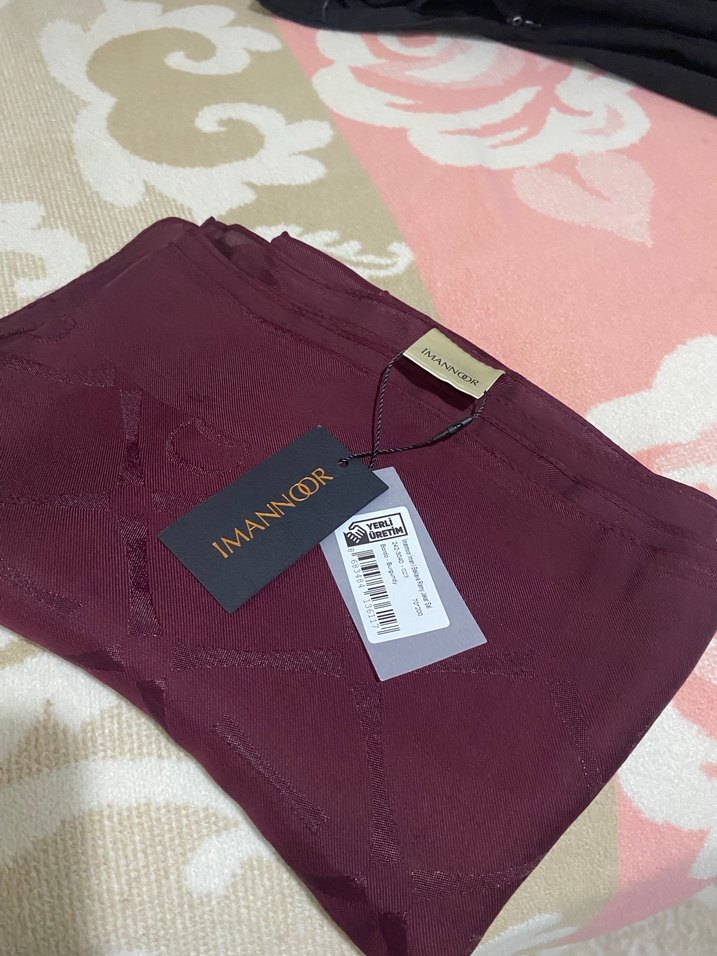 Bordo Saten Kadın Şal - Görsel 4