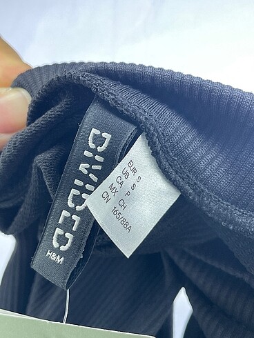 s Beden siyah Renk H&M Kısa Elbise %70 İndirimli.