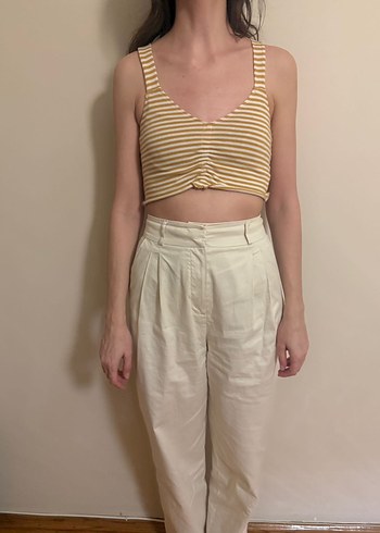 Pull and Bear Sari Beyaz Cizgili V Yaka Crop Top