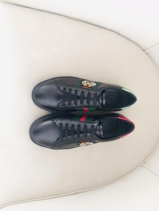 Gucci 44 numara 