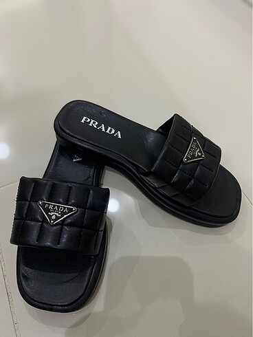 Prada Siyah Prada terlik