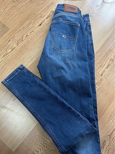 27 Beden Tommy Jeans Dar Paça Kot Pantolon