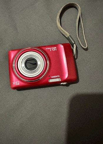 Kırmızı Casio Dijital Kamera 15.1 MP
