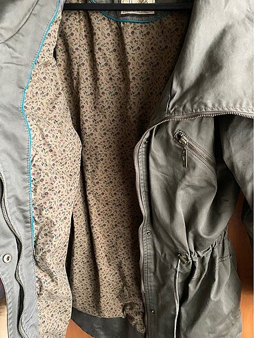 Pull & bear M haki yeşil pelerin yakalı parka trençkot - Görsel 3