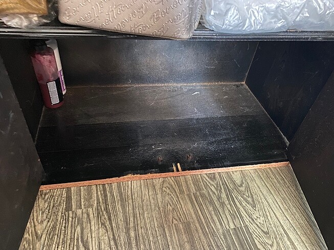  Beden siyah Renk Siyah 2. El tv masası
