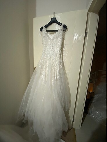 Omuzları taş detaylı gelinlik - Görsel 5