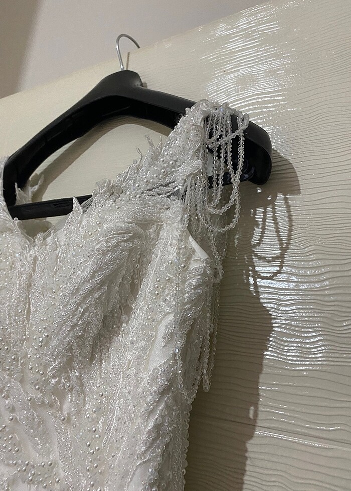 Omuzları taş detaylı gelinlik - Görsel 3