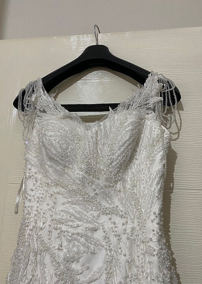 Omuzları taş detaylı gelinlik - Görsel 4