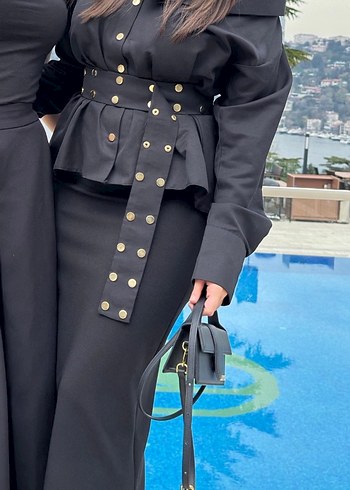 Düğmeli Siyah Gömlek - Görsel 2