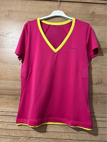 Reebok tshirt