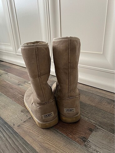 Ugg bot