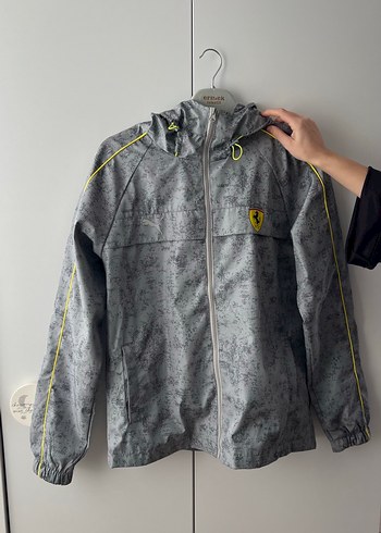 Puma Ferrari Gri Kapusonlu Hafif Ceket