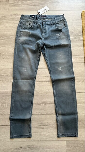 Likralı Taşlama Model Jean
