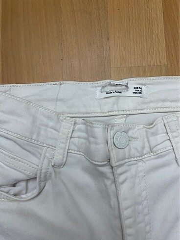 36 Beden beyaz Renk PULL&BEAT 36 BEDEN BEYAZ JEAN PANTOLON