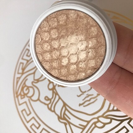 Colourpop far