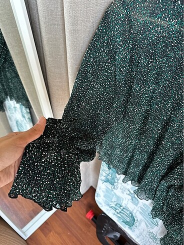 Zara Bluzz