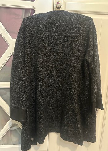 Deri Detaylı Siyah Kadın Midi Ceket - Görsel 4