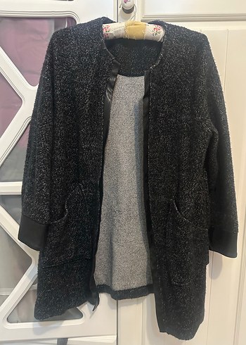 Deri Detaylı Siyah Kadın Midi Ceket - Görsel 3