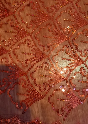 Kırmızı Boncuk İşlemeli Parlak Duvak - Görsel 4