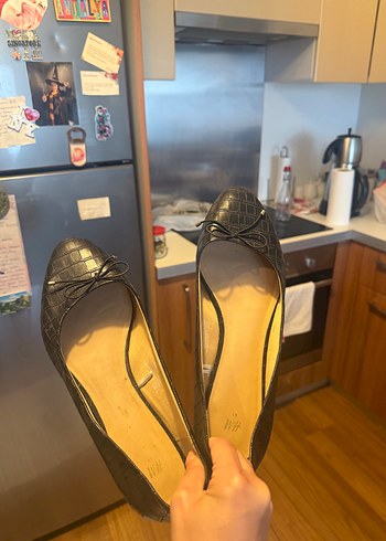 Klasik Siyah Yılan Desenli Stiletto Babet