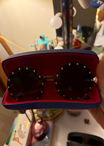 Miu Miu Boncuk Detaylı Koyu Kırmızı Vintage Kadın Gözlüğü