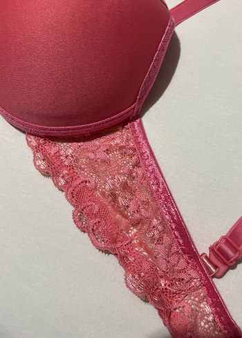 Diğer Pembe Dantel Detaylı Sütyen