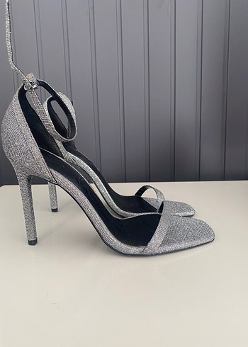 MANGO Gri Bilekten Bağlamalı Stiletto Sandalet - Görsel 6