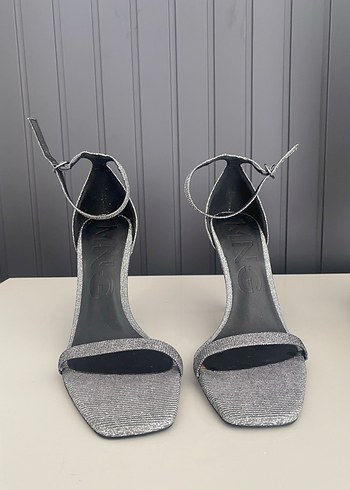 MANGO Gri Bilekten Bağlamalı Stiletto Sandalet - Görsel 5