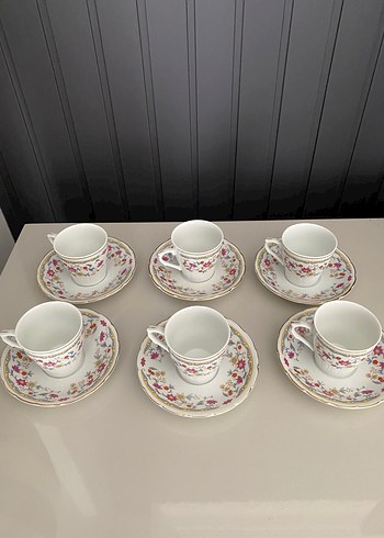 Çiçek Desenli Beyaz Porselen Fincan Seti - Görsel 2