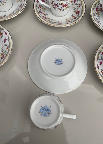 Çiçek Desenli Beyaz Porselen Fincan Seti - Görsel 4