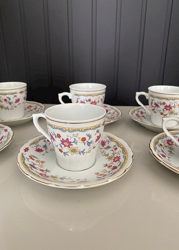 Çiçek Desenli Beyaz Porselen Fincan Seti - Görsel 3