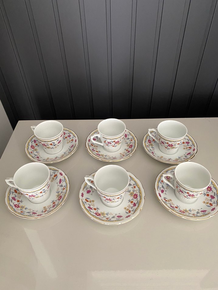 Çiçek Desenli Beyaz Porselen Fincan Seti - Görsel 2