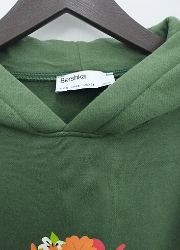 42 Beden yeşil Renk #Bershka sweatshirt