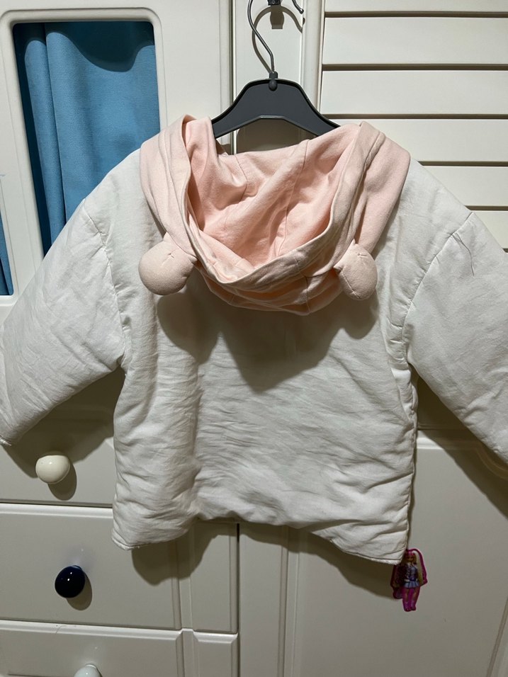 Düğmeli Kapüşonlu Beyaz Kız Çocuk Ceketi - Görsel 3