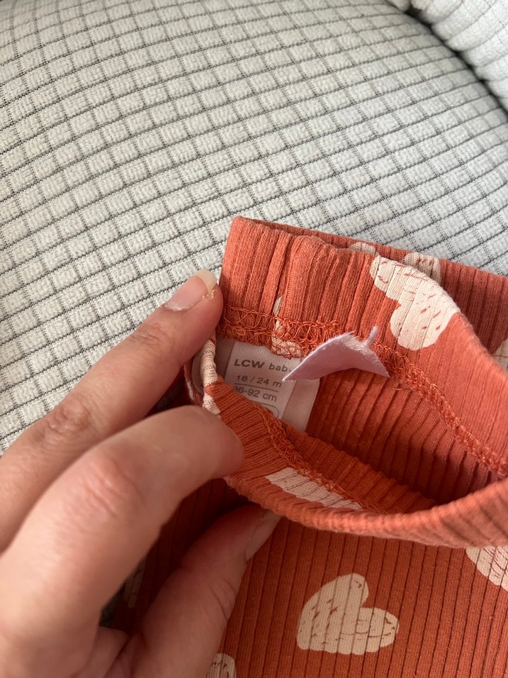 Uzun Kollu Örgü Kalp Desenli Kız Bebek Takımı - Görsel 3